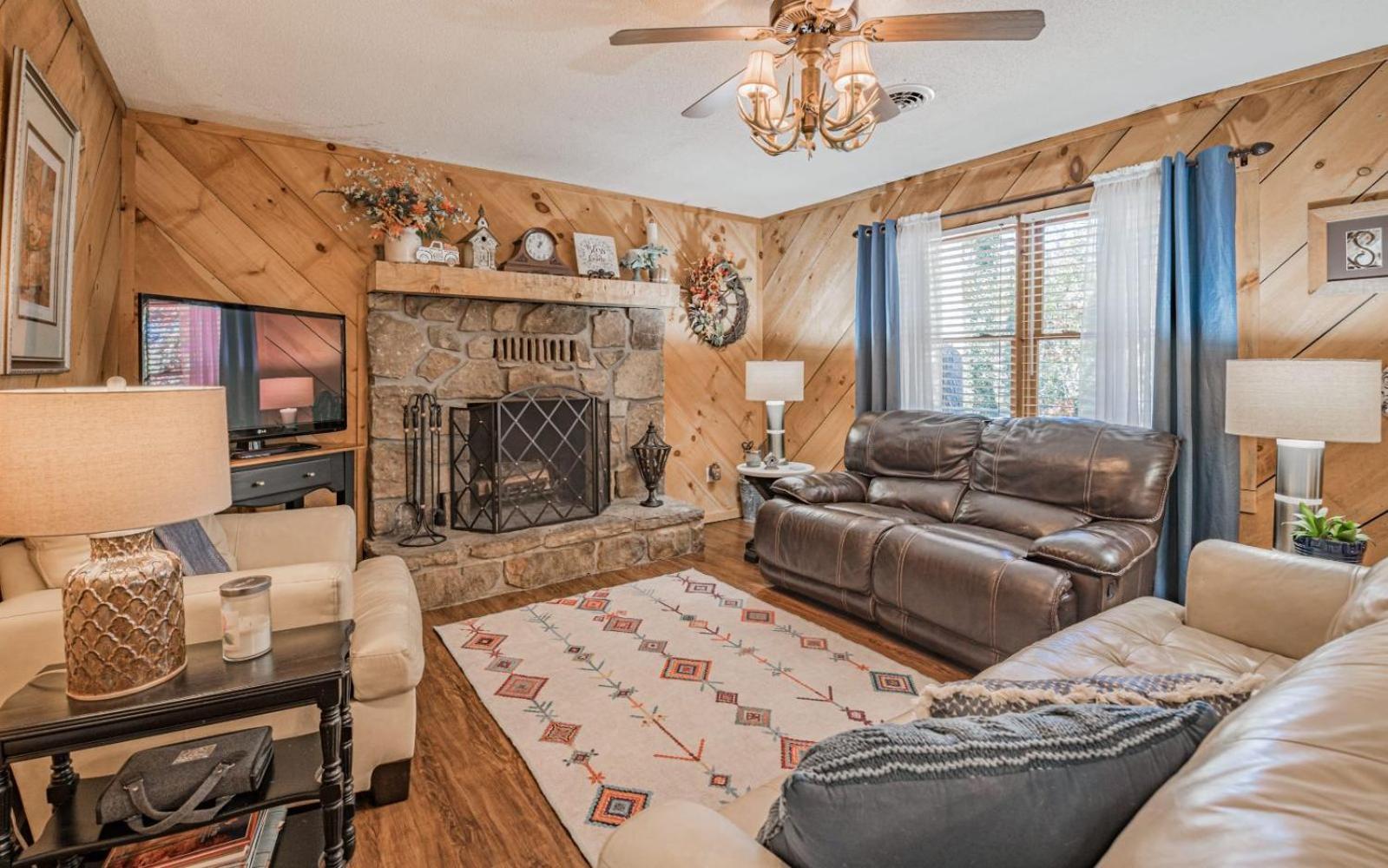 Wooded Bliss Hot Tub Single Level Cabin With No Steps Rocking Chairs And Wooded Views بيدجن فورج المظهر الخارجي الصورة