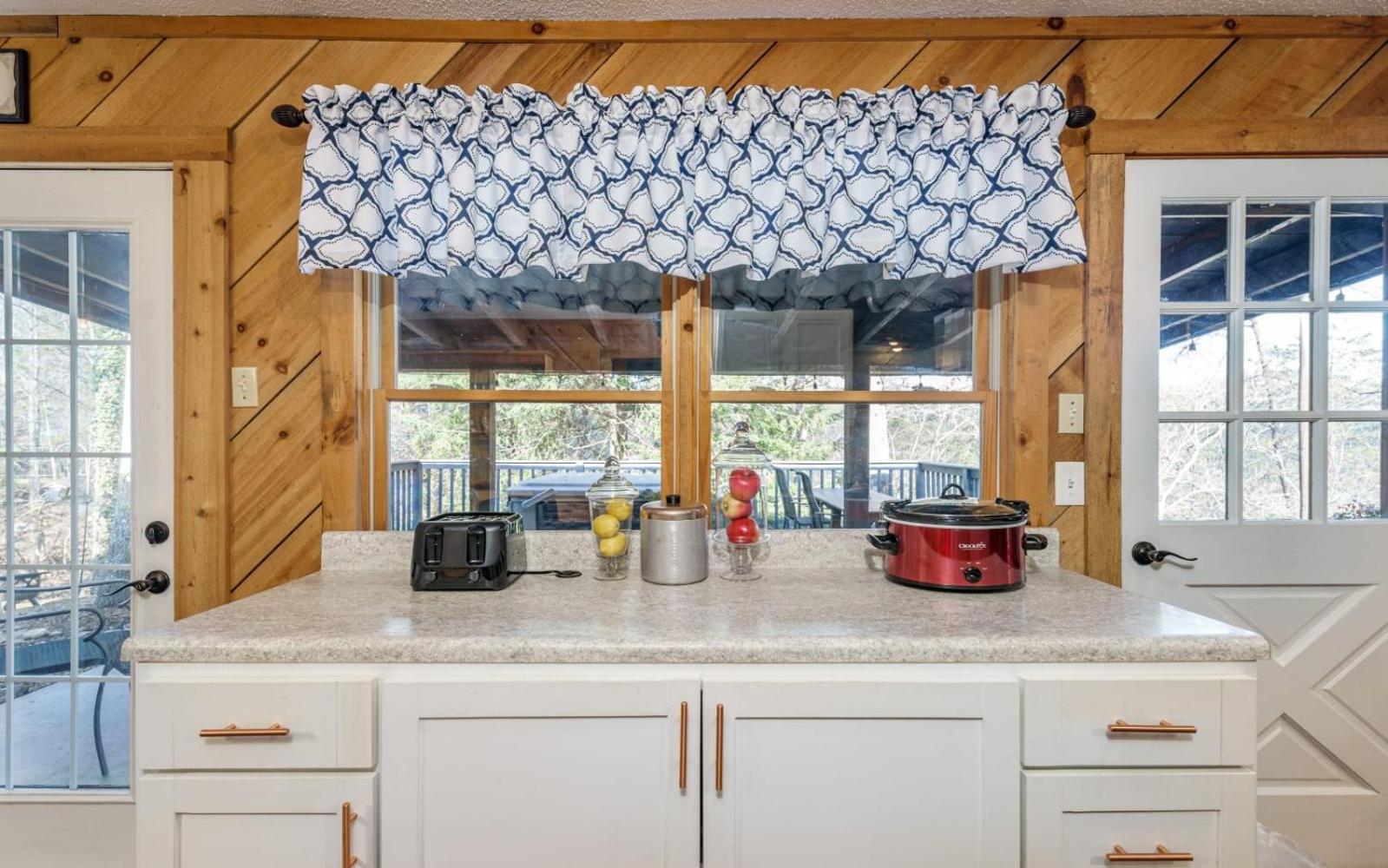 Wooded Bliss Hot Tub Single Level Cabin With No Steps Rocking Chairs And Wooded Views بيدجن فورج المظهر الخارجي الصورة